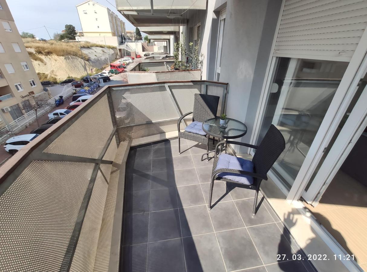 Apartman Antonela With Free Garage Parking Lejlighed Split Eksteriør billede