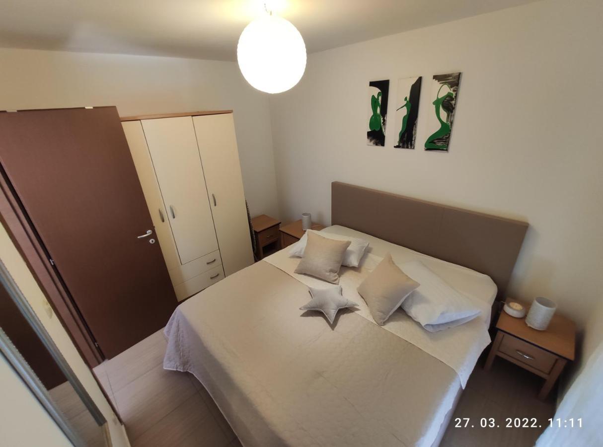 Apartman Antonela With Free Garage Parking Lejlighed Split Eksteriør billede