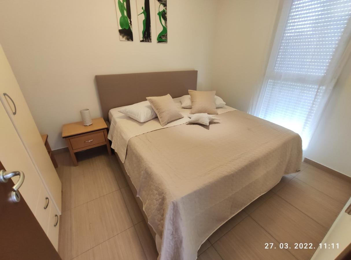 Apartman Antonela With Free Garage Parking Lejlighed Split Eksteriør billede