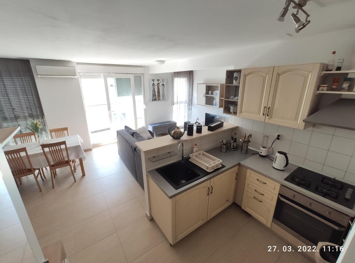 Apartman Antonela With Free Garage Parking Lejlighed Split Eksteriør billede