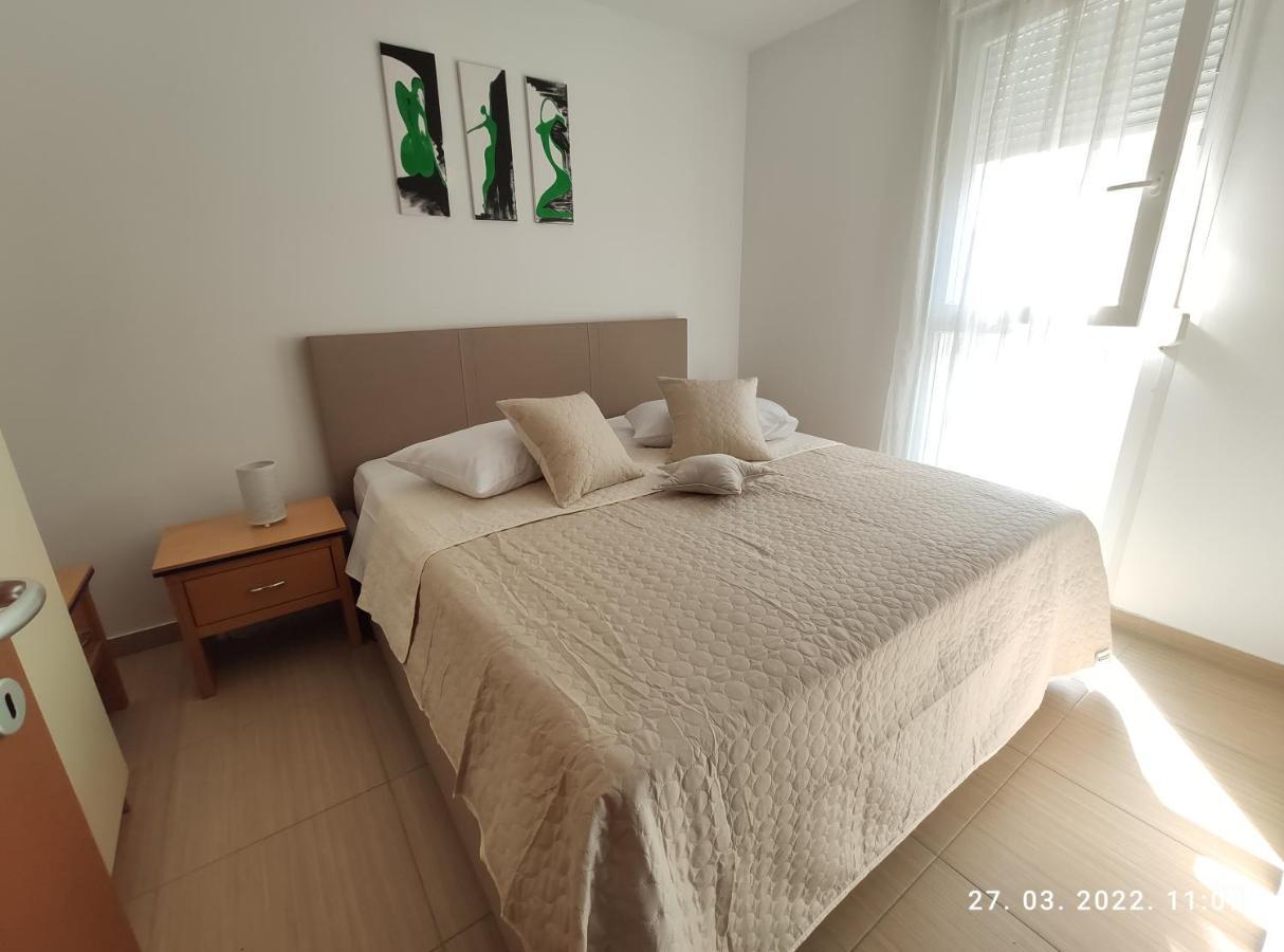 Apartman Antonela With Free Garage Parking Lejlighed Split Eksteriør billede