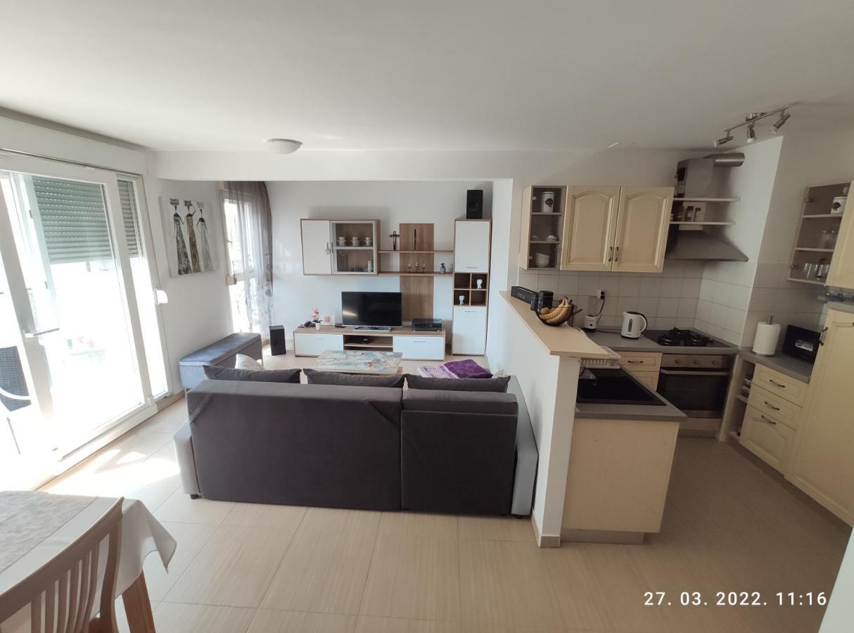 Apartman Antonela With Free Garage Parking Lejlighed Split Eksteriør billede